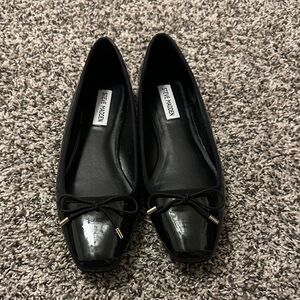 Steve Madden Black Patent Square-Toe Ballet Flats with Bow